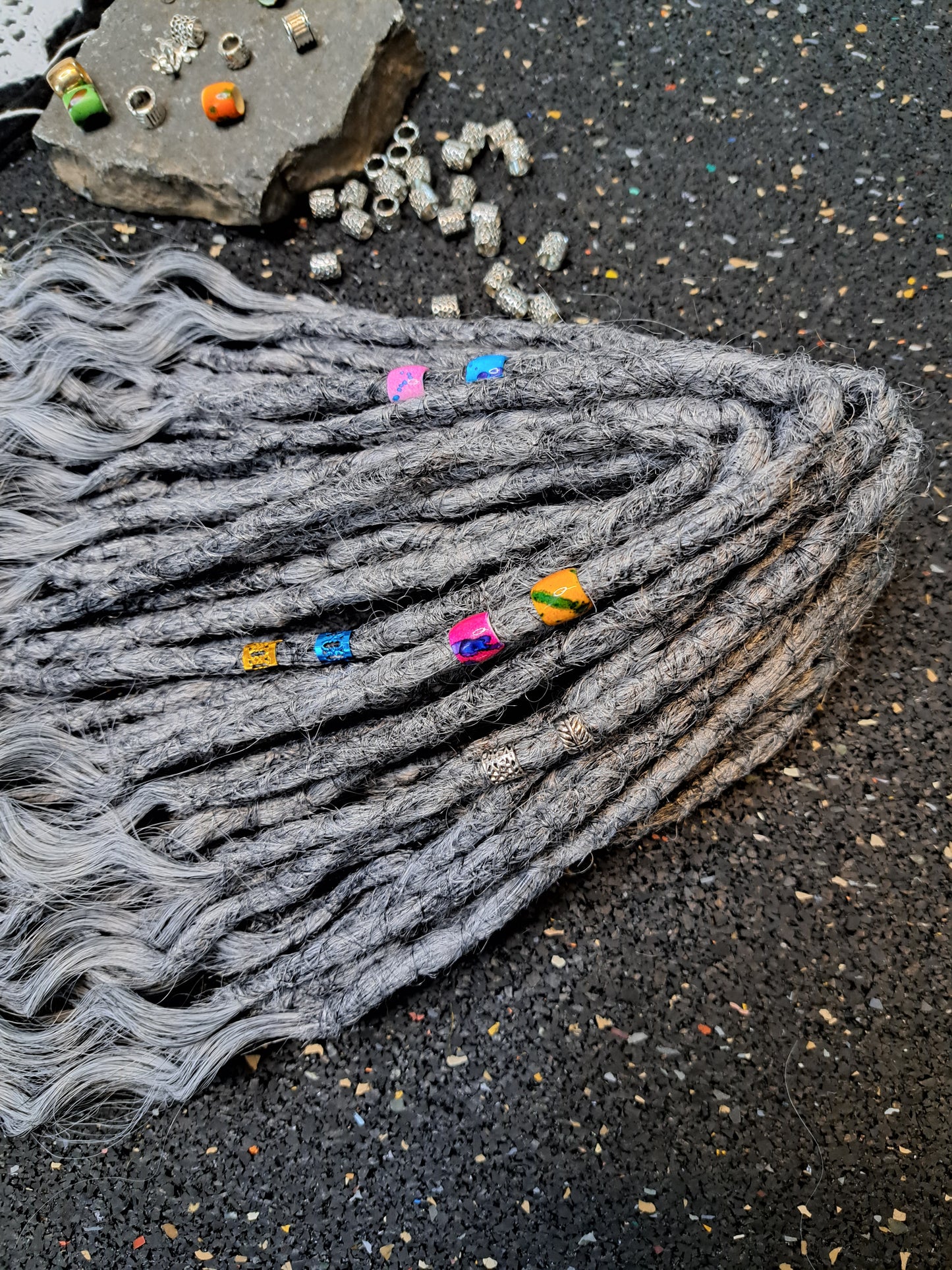 Curly Dreadlocks Double Ended Grau zu Licht 55cm
